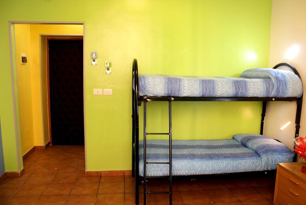 Legends Hostel Rome Buitenkant foto